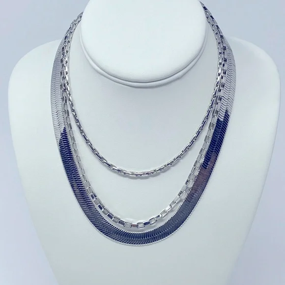 Silver Layered Chain Necklace from Nordstrom - Picture 2 of 6